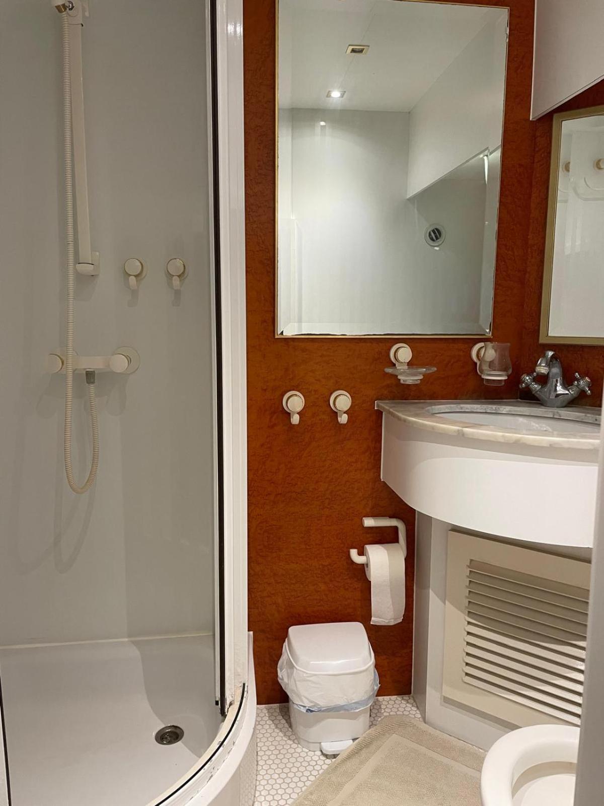 Hotel en barco Waterfront Cozy Two Bedrooms